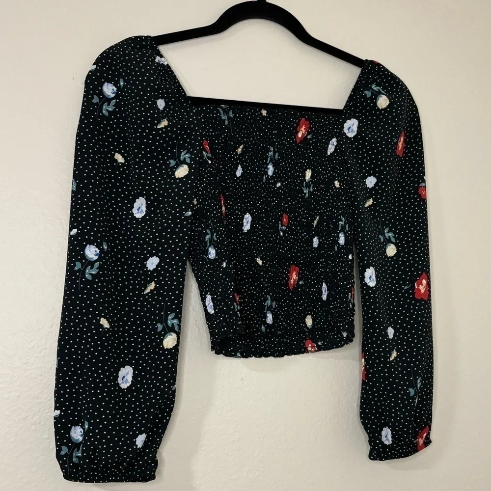 Abercrombie and Fitch Women Black Floral Smocked Crop Blouse